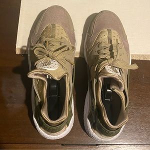 Nike Huarache Sneakers